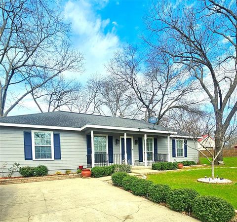 A home in Bonham