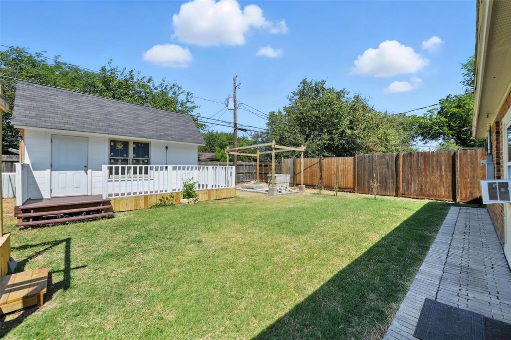 619 Comal Avenue