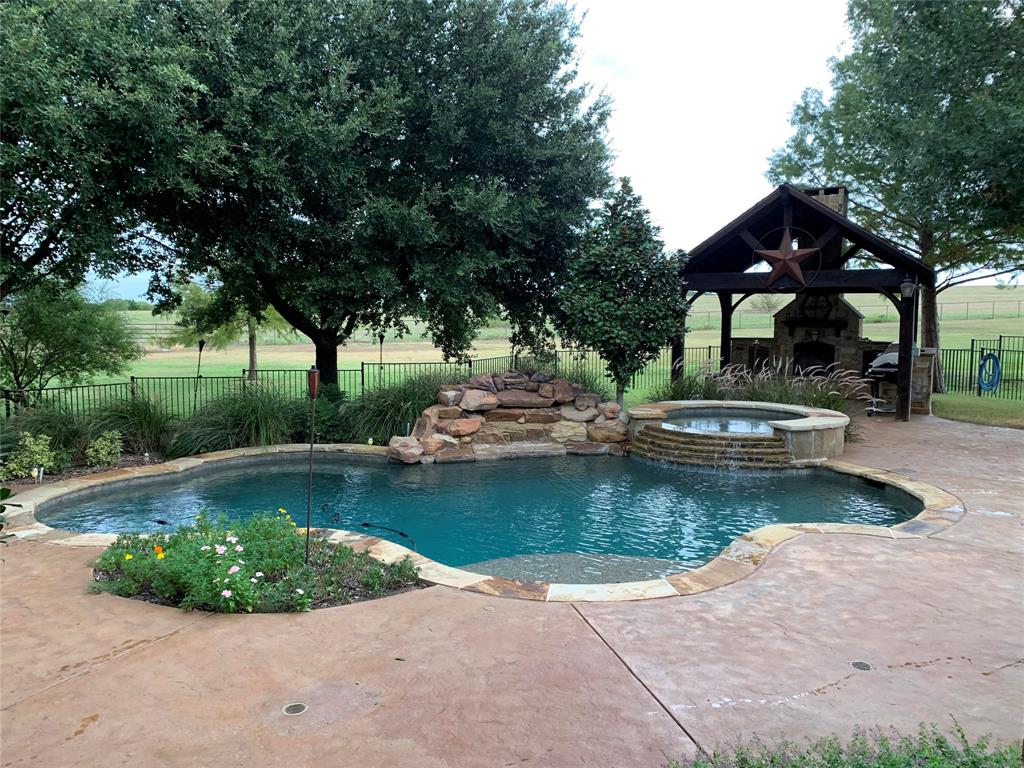 1513 Brook Lane