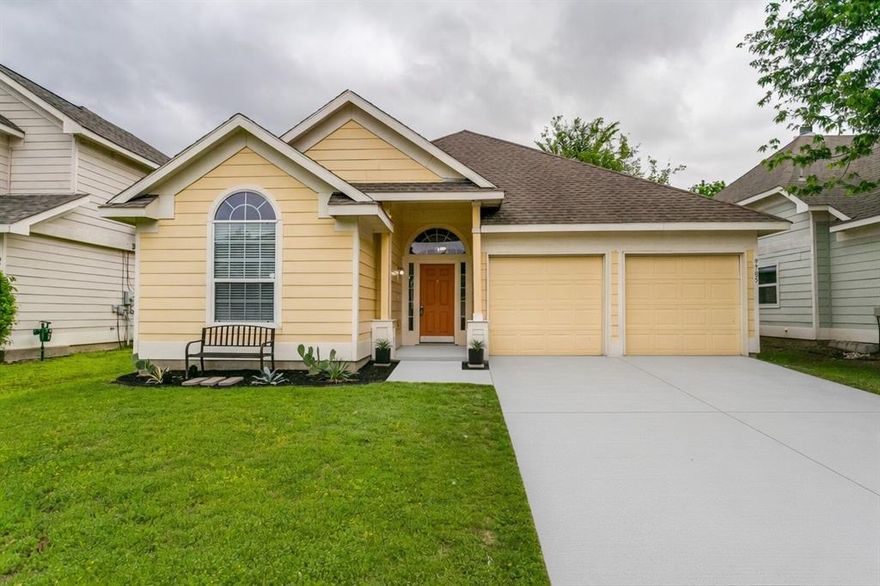 Beautiful 4 bed, 2 bath in highly desired Windsor Meadows Community with Frisco ISD. Open floor plan with lots of space. Large backyard perfect for your family. Enjoy the many wonderful community amenities: golf course, pool, park, playground.  Available for immediate move-in!