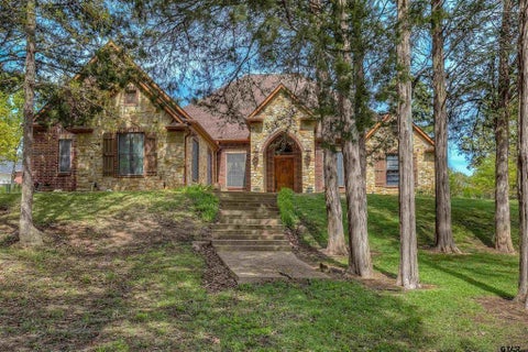 Photo of 304 County Road 2311, Mineola, TX 75773 (MLS # 21408940)