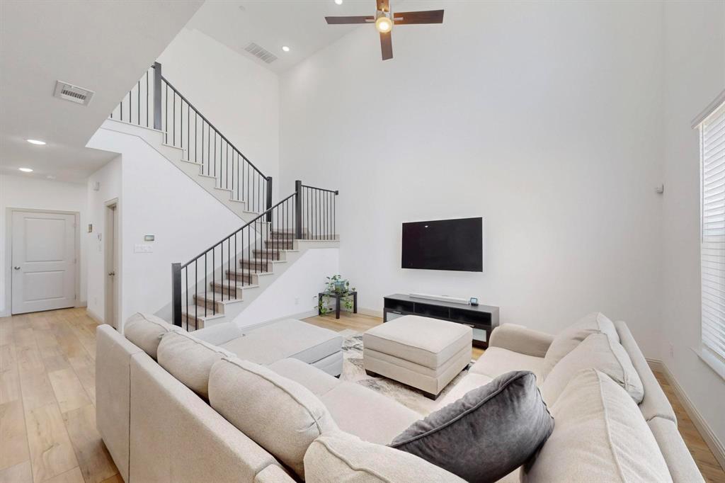 2812 Bluejack Road