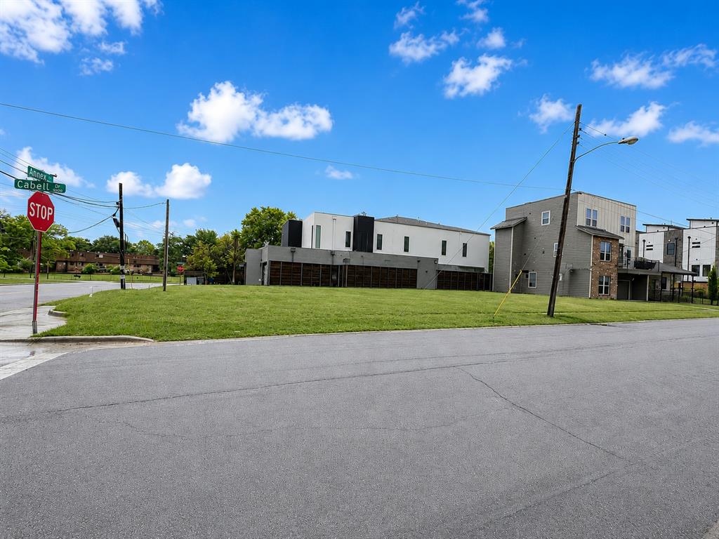 2111 Annex Avenue 1B