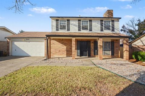 Photo of 2014 Danley Court, Flower Mound, TX 75028 (MLS # 21211235)