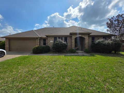Photo of 313 Pinewood Trail, Forney, TX 75126 (MLS # 21239545)