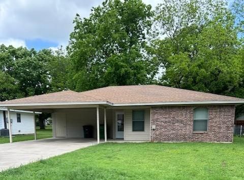 Photo of 1405 CHERRY Street, Gainesville, TX 76240 (MLS # 21242056)