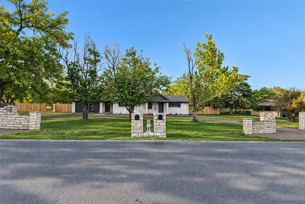 3209 Lakeshore Drive