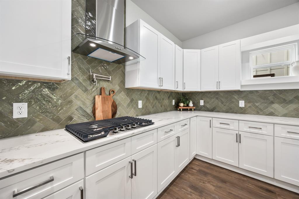 NEWTON MARTIN ABST 900 PG 580 - Residential