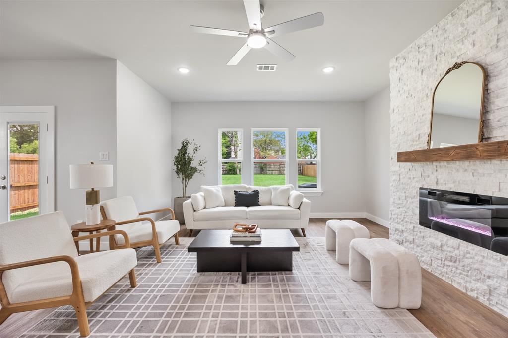 NEWTON MARTIN ABST 900 PG 580 - Residential