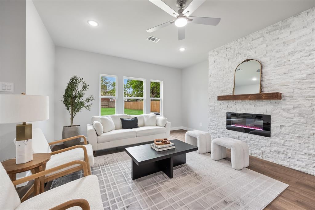 NEWTON MARTIN ABST 900 PG 580 - Residential