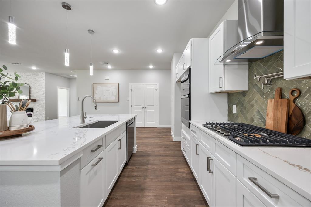 NEWTON MARTIN ABST 900 PG 580 - Residential