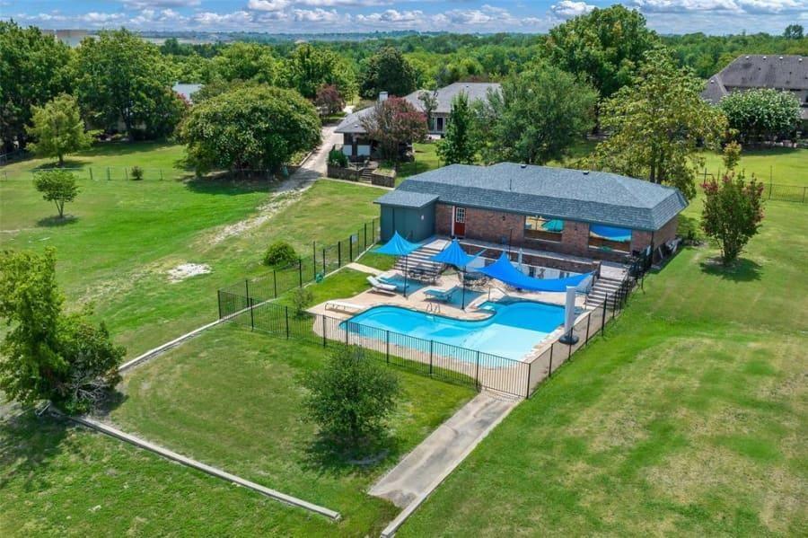 8 Canyon Ridge Drive