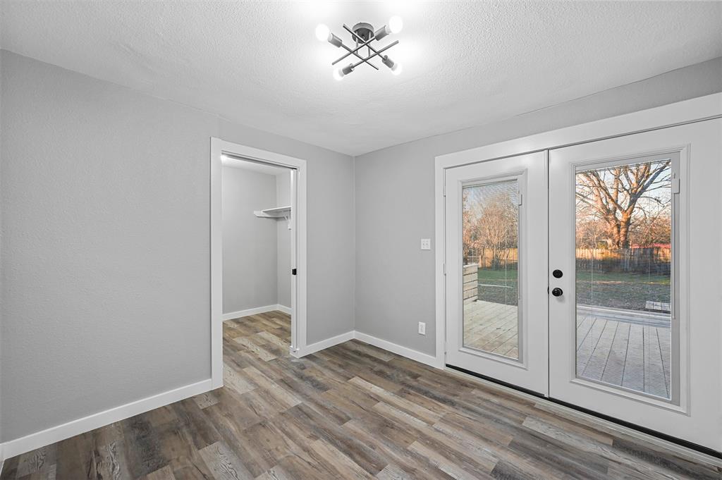 Hollowells G J Sub - Residential Lease