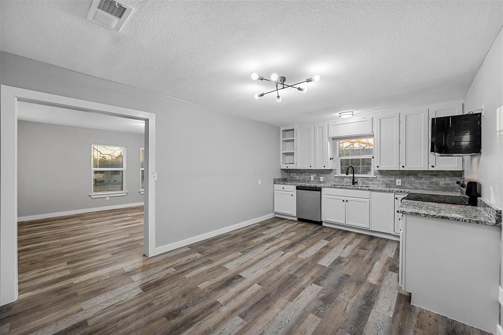 Hollowells G J Sub - Residential Lease