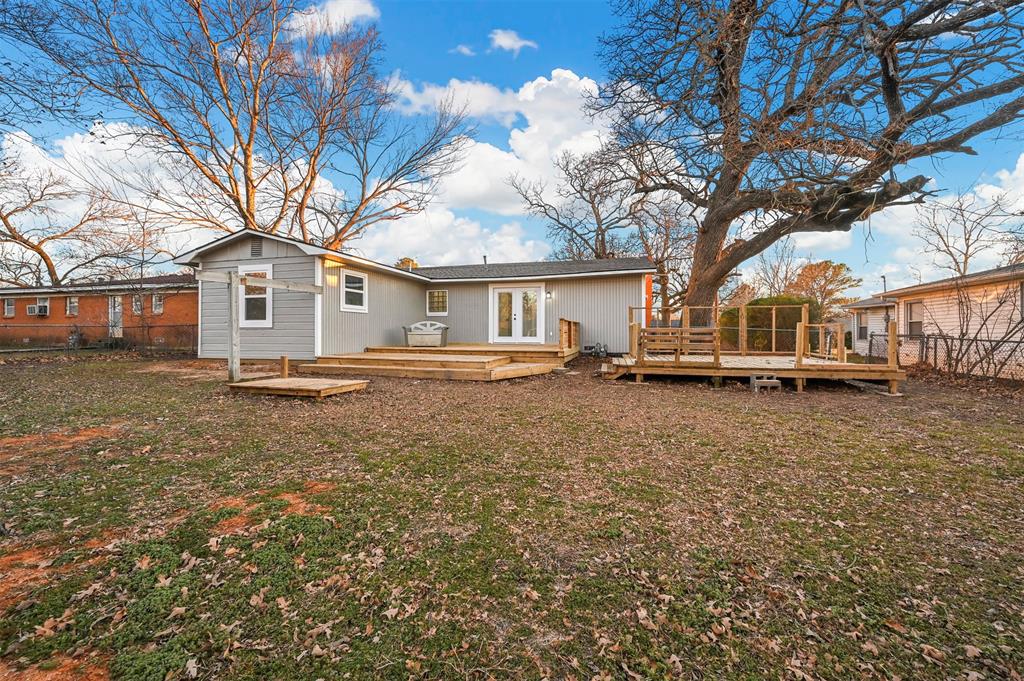 Hollowells G J Sub - Residential Lease