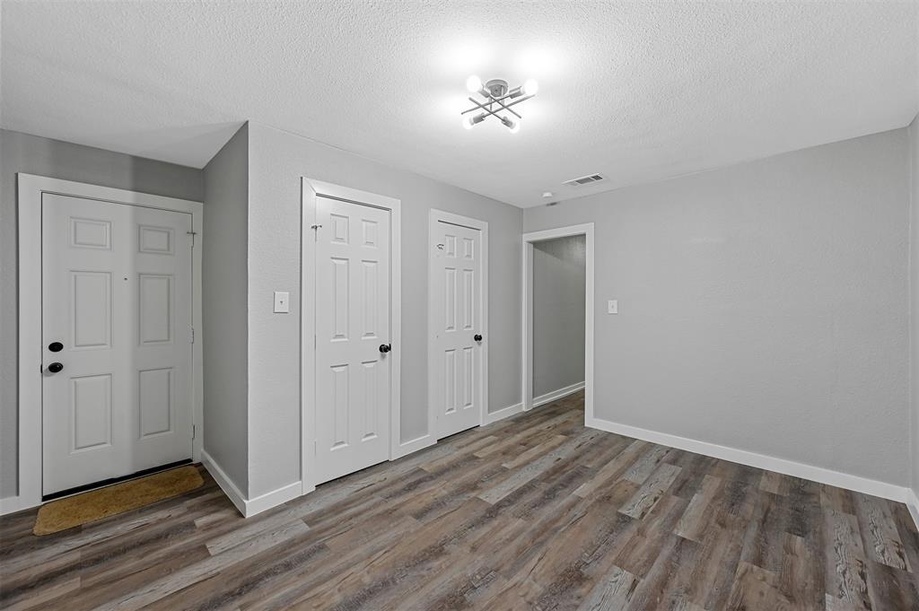 Hollowells G J Sub - Residential Lease