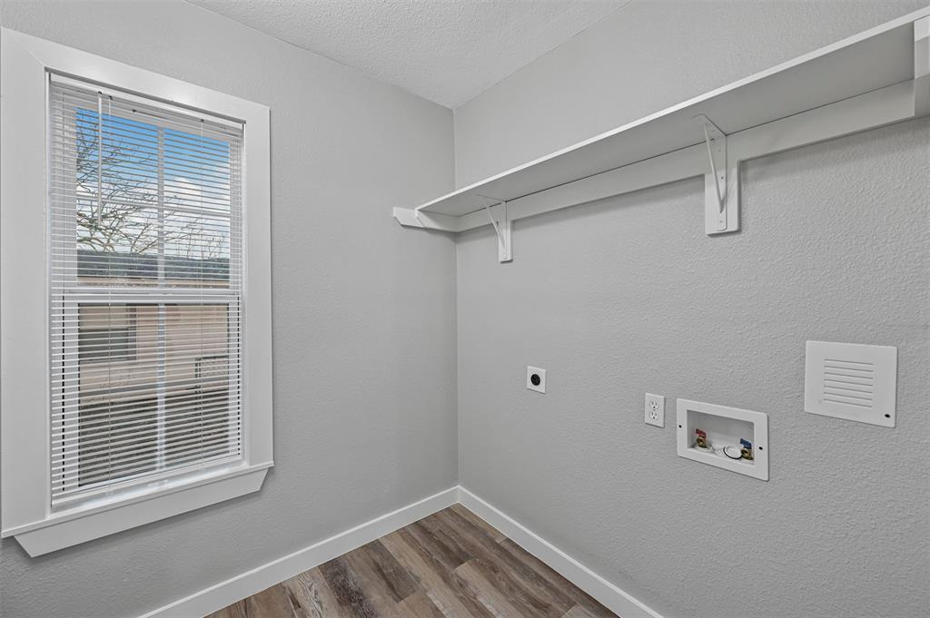 Hollowells G J Sub - Residential Lease