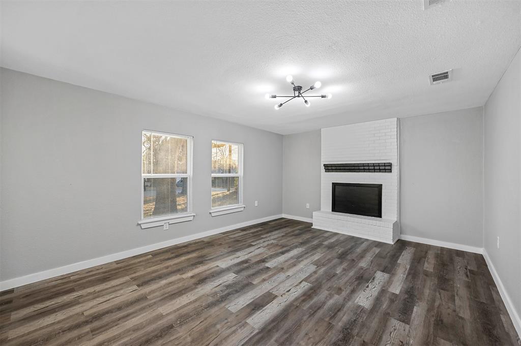 Hollowells G J Sub - Residential Lease