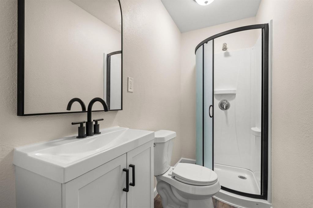 Looneys W C Add - Residential