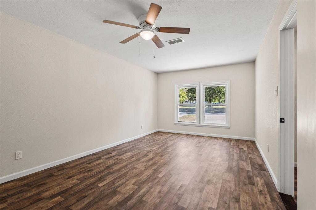 Looneys W C Add - Residential