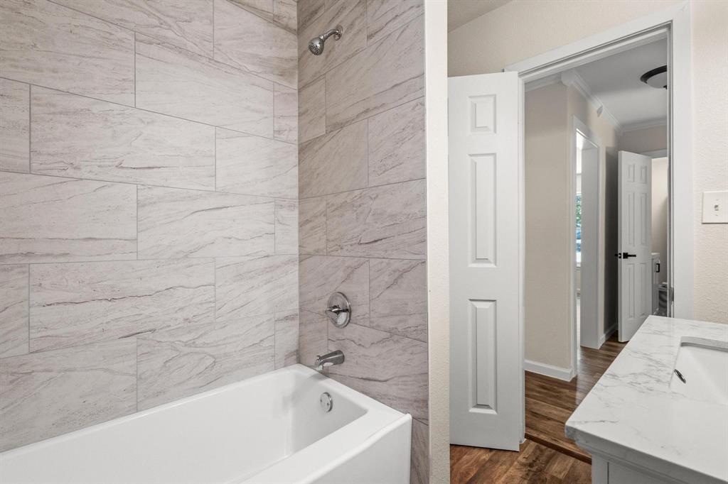 Looneys W C Add - Residential