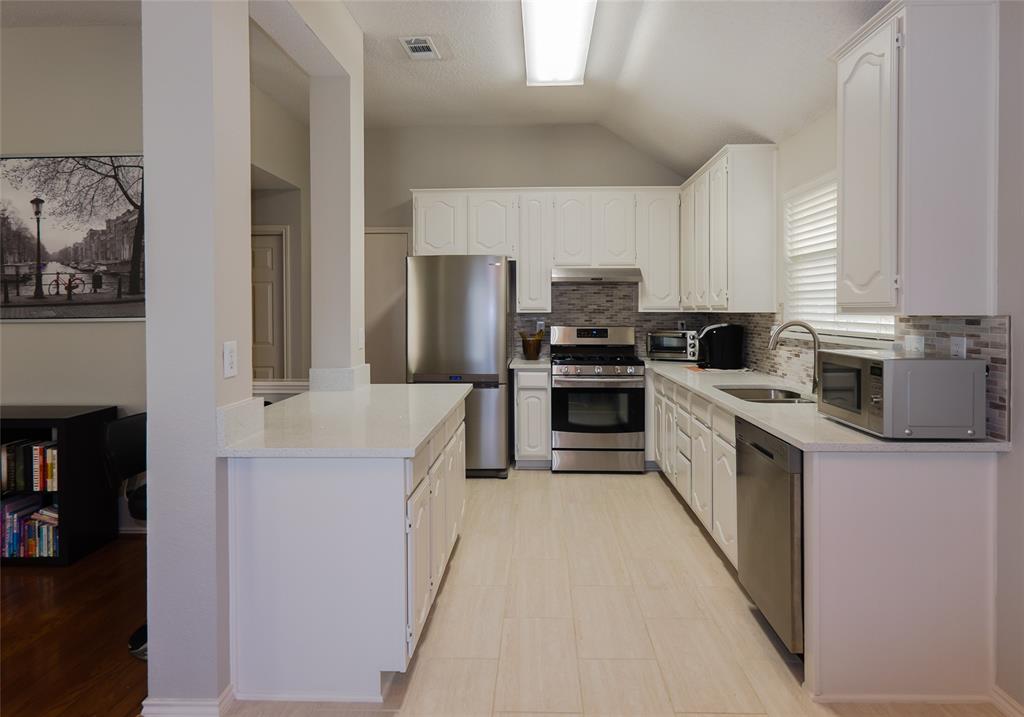 18532 Shadow Ridge Drive