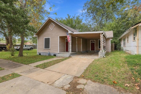 111 W HERON ST, DENISON, TX 75021 - Image 7de1f79aacf82d6eac7b4ff3edeffbf7/512428057