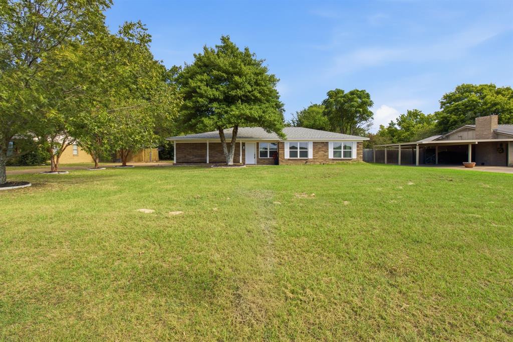3215 FM 2495