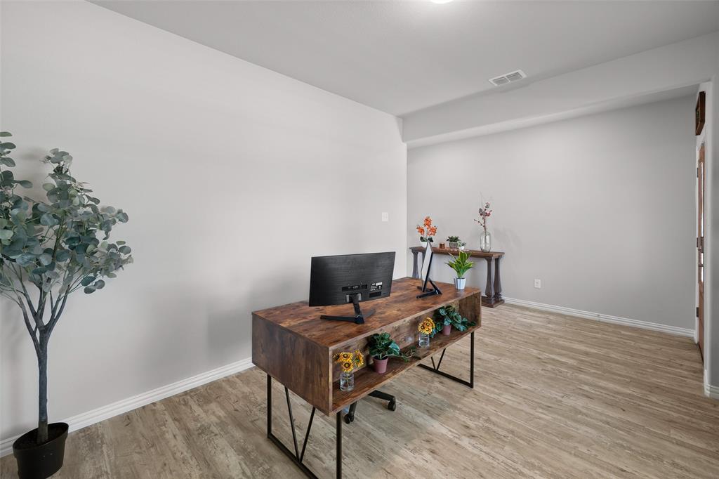 10101 Lakemont