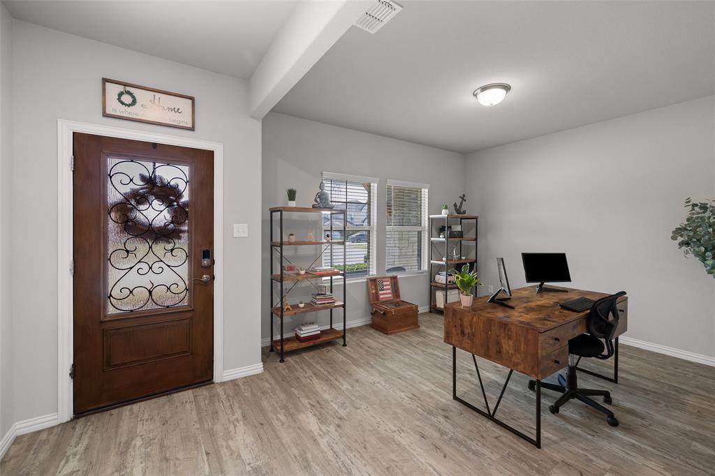 10101 Lakemont