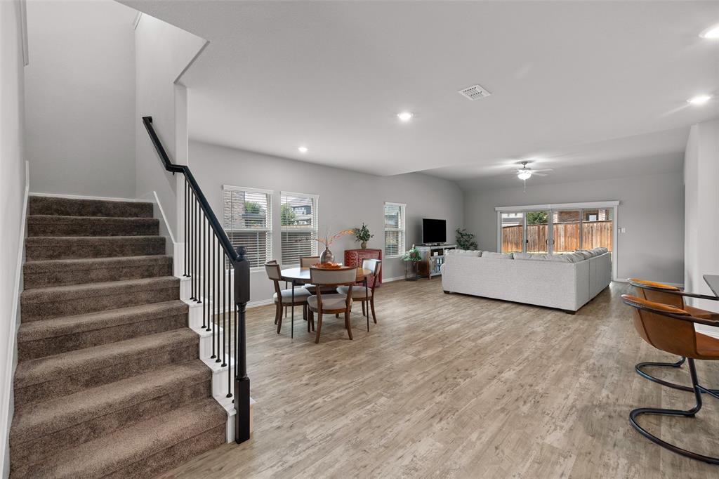 10101 Lakemont