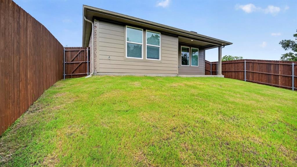 909 Jefferson Way