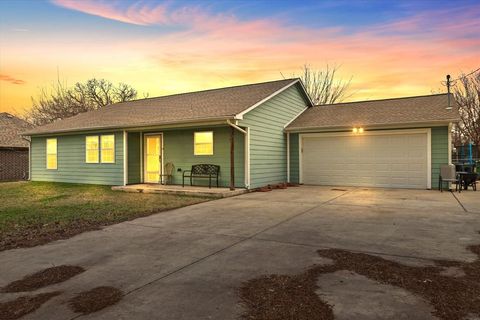 A home in Lake Dallas