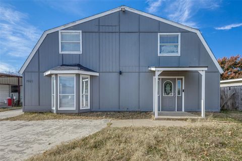 Photo of 1921 Pelican Drive N, Pelican Bay, TX 76020 (MLS # 21132158)