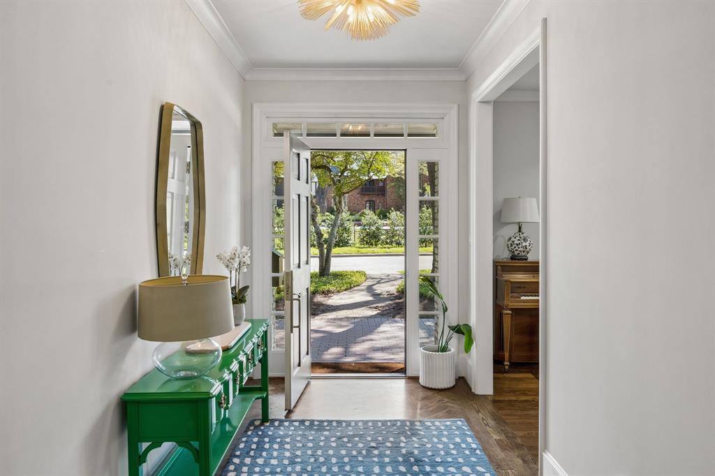 6717 Meadow Lake Avenue