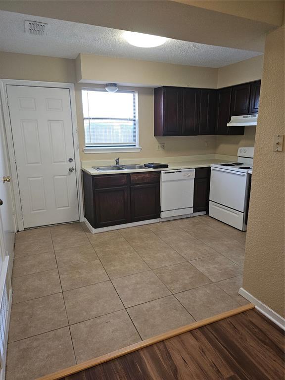 2822 Wimbledon Court
