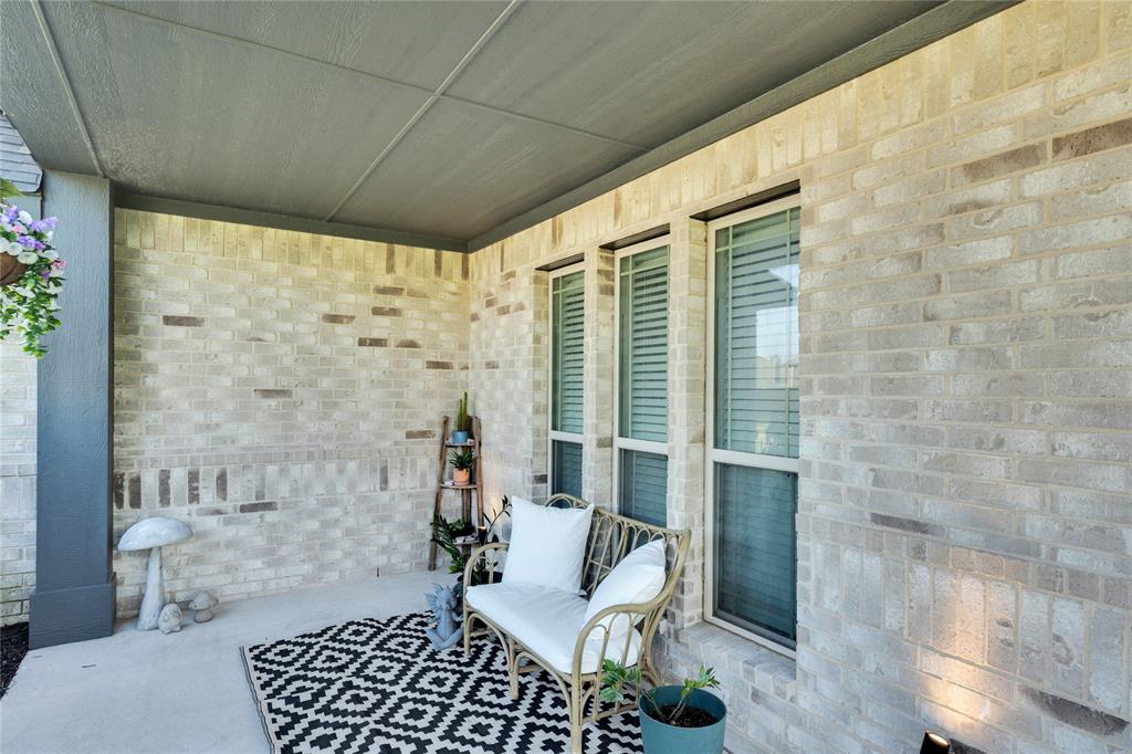 1621 Whispering Trail Drive