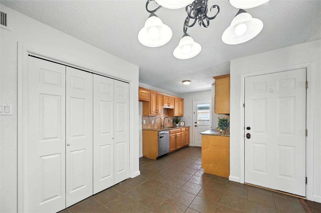 2733 E Wentwood Drive