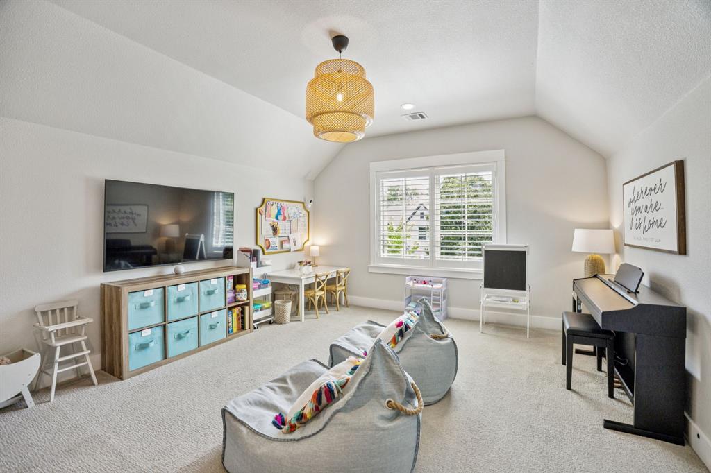 Wilshire Summit - Residential