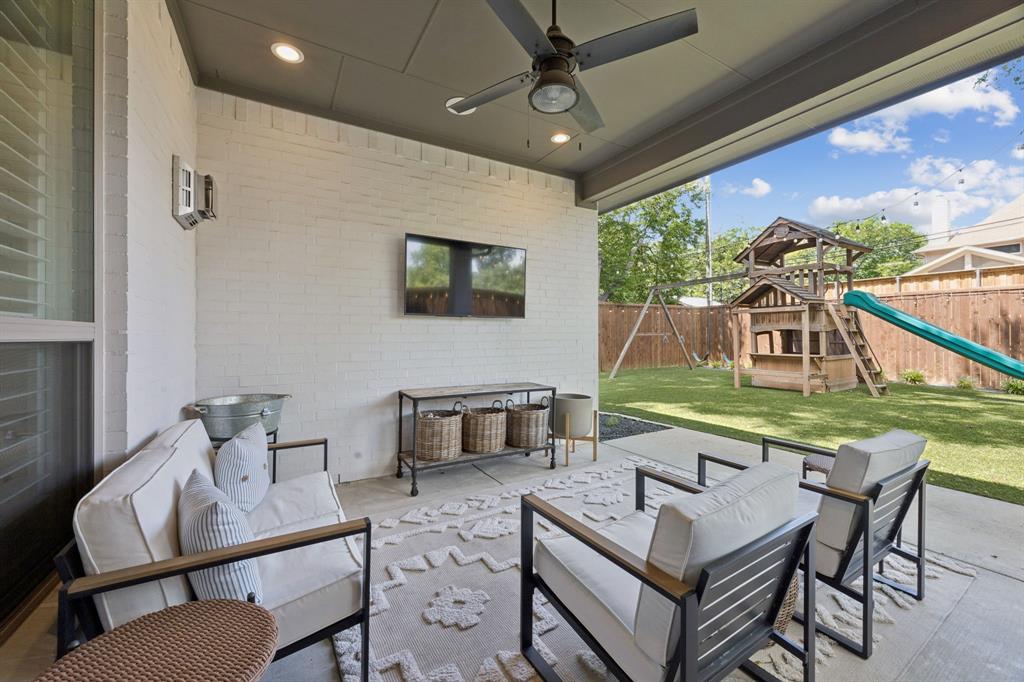 Wilshire Summit - Residential