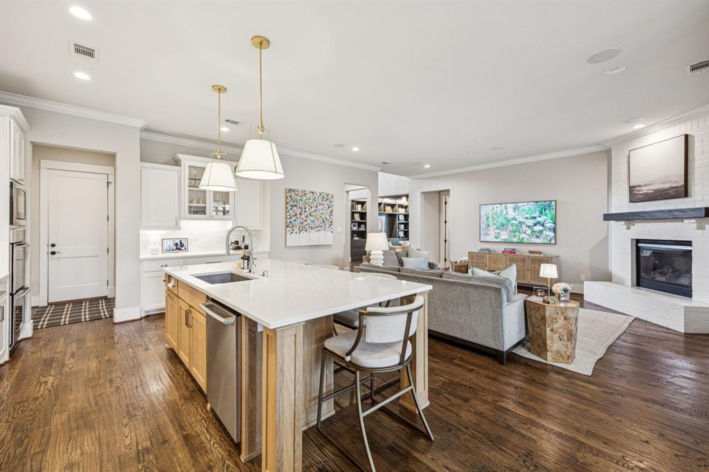 Wilshire Summit - Residential