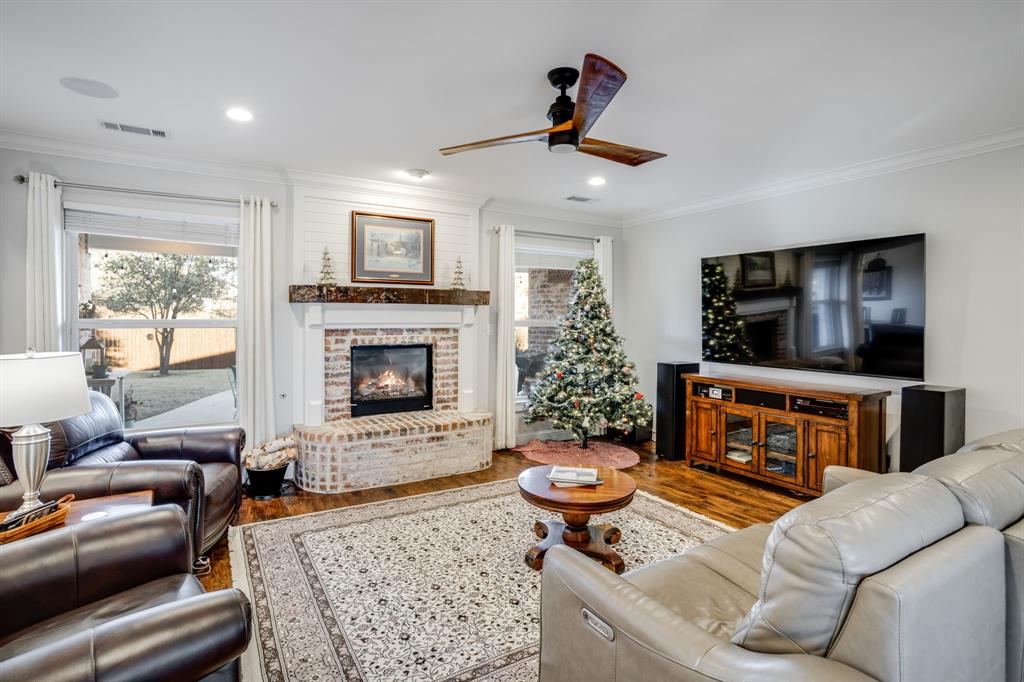 949 W Sunset Boulevard