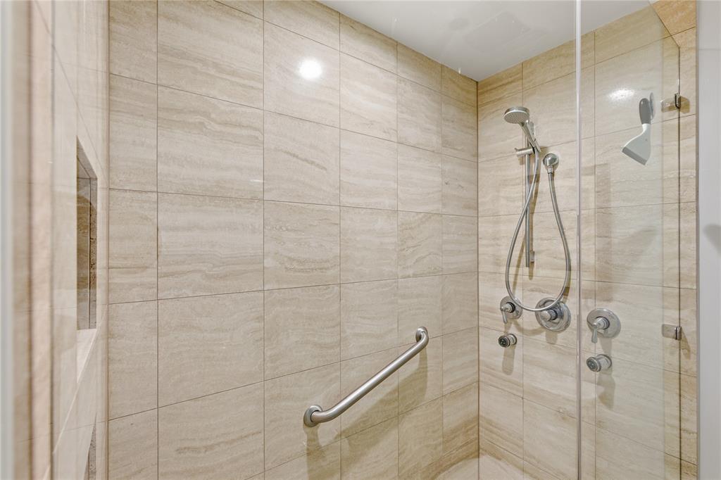 La Tour - Residential