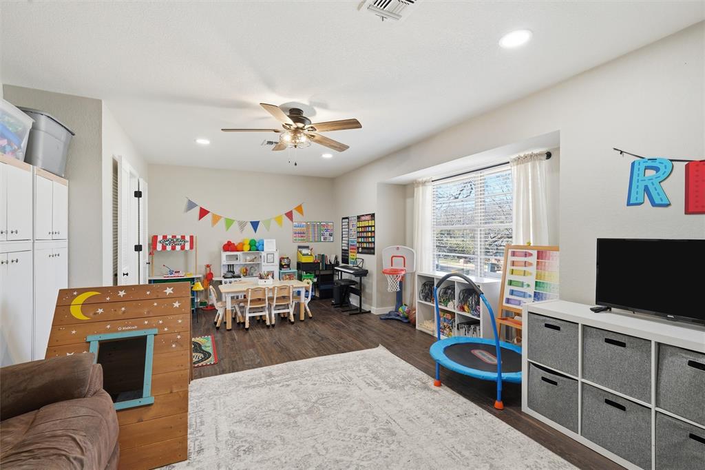 8230 Shadowwood Drive