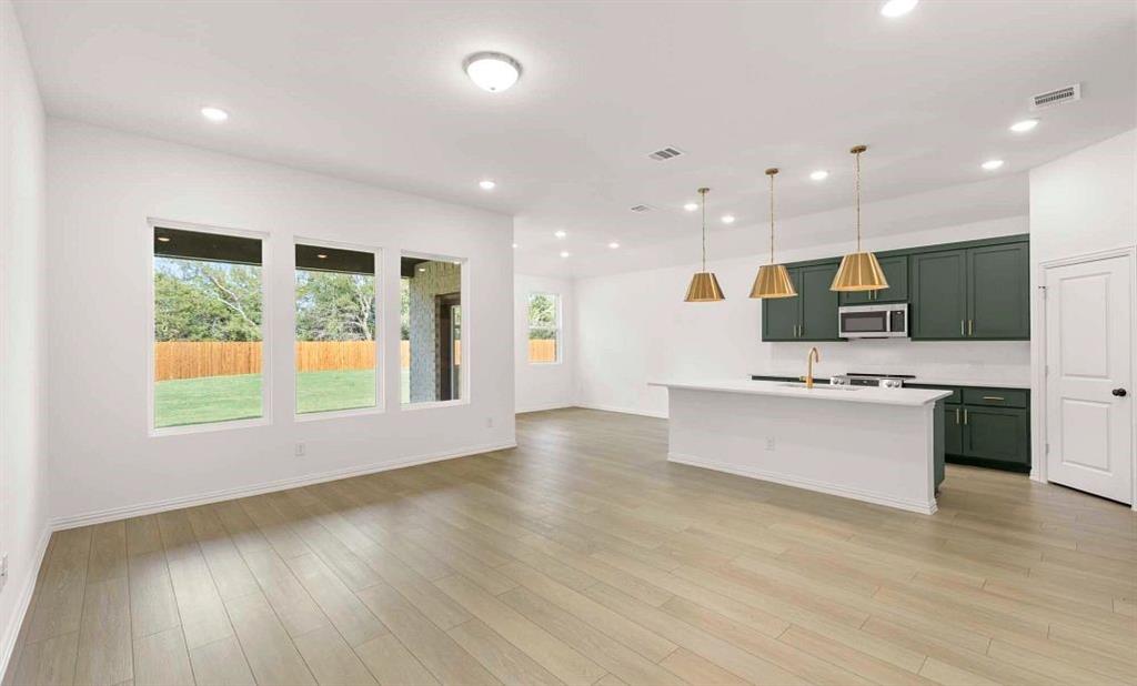 4313 Bellflower Lane