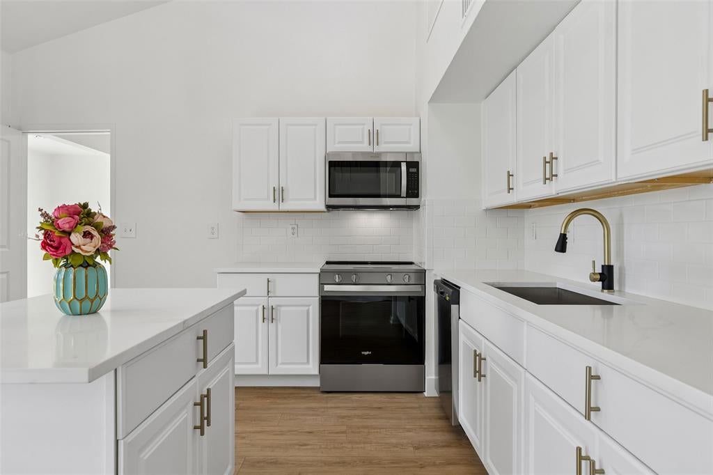 4232 Caldwell Avenue