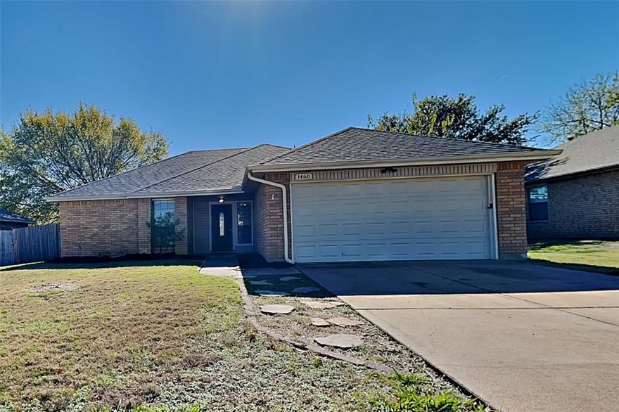 Charming 3 bed, 2  bath 1,459 sq ft home in Flower Mound! Open kitchen concept with updated counters. Primary suite with attached bathroom. Spacious backyard, great for gatherings! Pets accepted on a case by case basis. Additional admin fees apply. The Fireplace is decorative. Schedule your showing today! This home is as-is.  
LEASE TERM:1-2 years

This home may be located within a Homeowners Association (HOA) community. If so, residents will be responsible for adhering to all HOA rules and regulations. Please contact your agent or landlord's agent for more information.