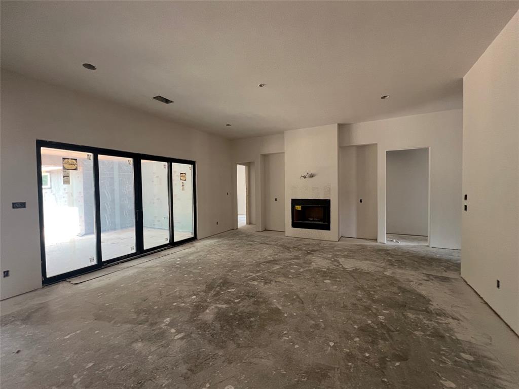 1057 Llano Way