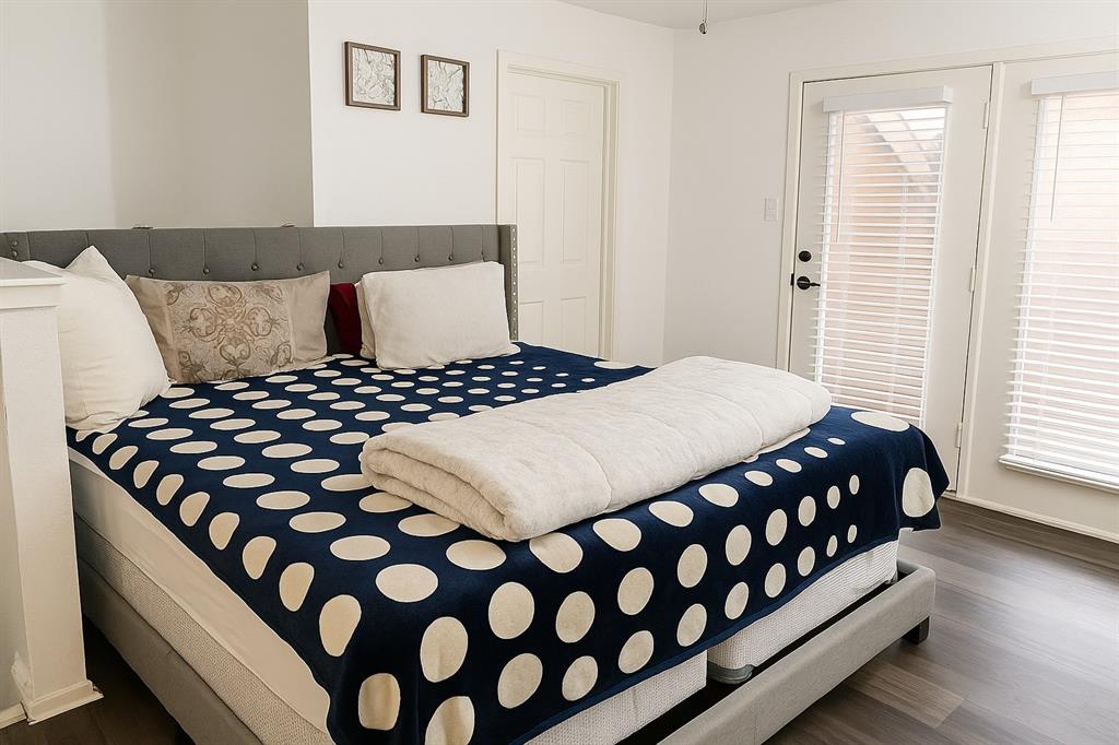 Casa Blanca Condos - Residential