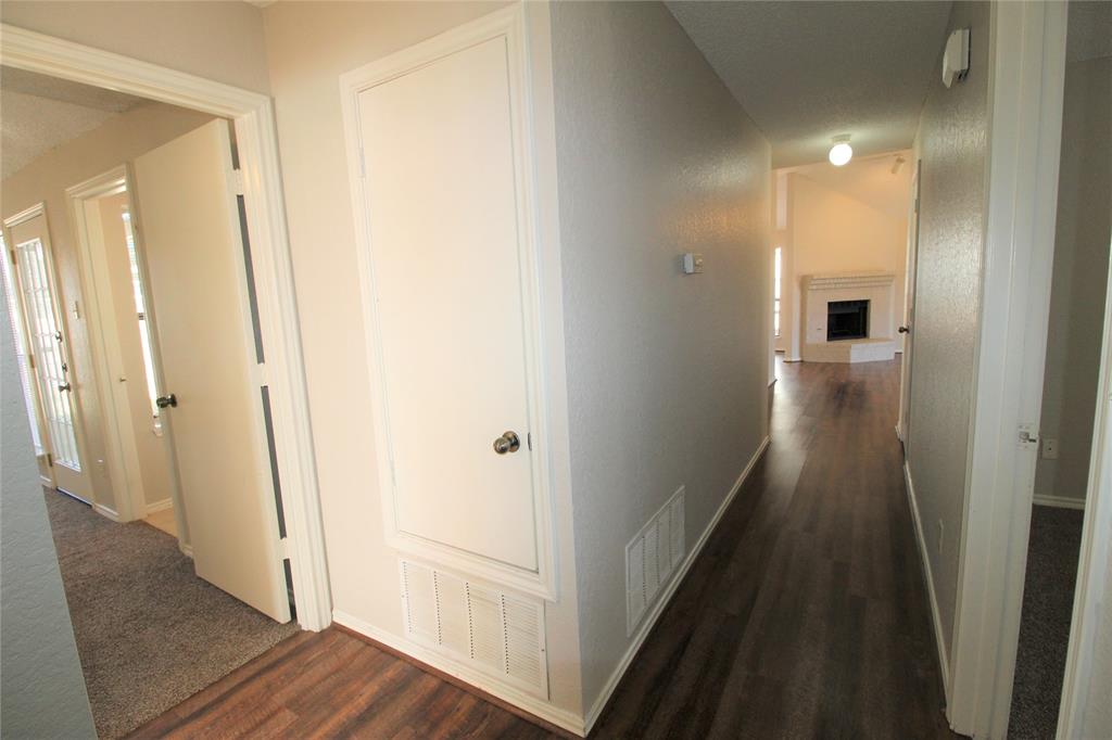 LAKECREST ESTATES - Residential Lease